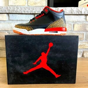 Jordan 3 Retro (GS)  Black, Team Orange  Size 5.5Y With original box